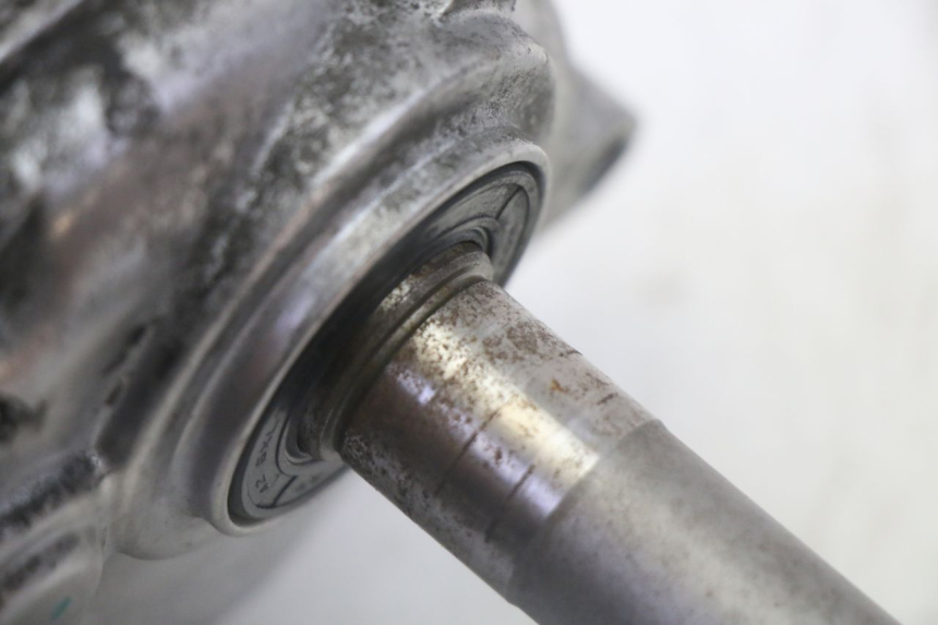 photo de TRANSMISSÃO RODA YAMAHA X-MAX XMAX 125 (2010 - 2013) - Vista de perto