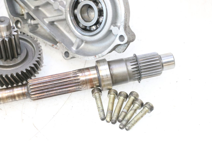 photo de TRANSMISSÃO RODA YAMAHA YP MAJESTY 125 (2002 - 2006) - Vista de perto