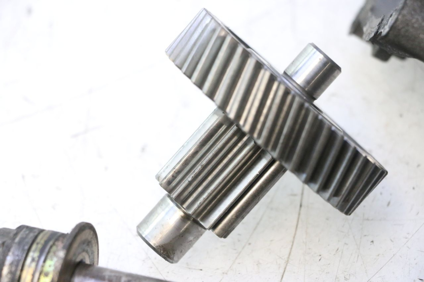 photo de TRANSMISSÃO RODA YAMAHA YP MAJESTY 125 (2002 - 2006) - Vista de perto