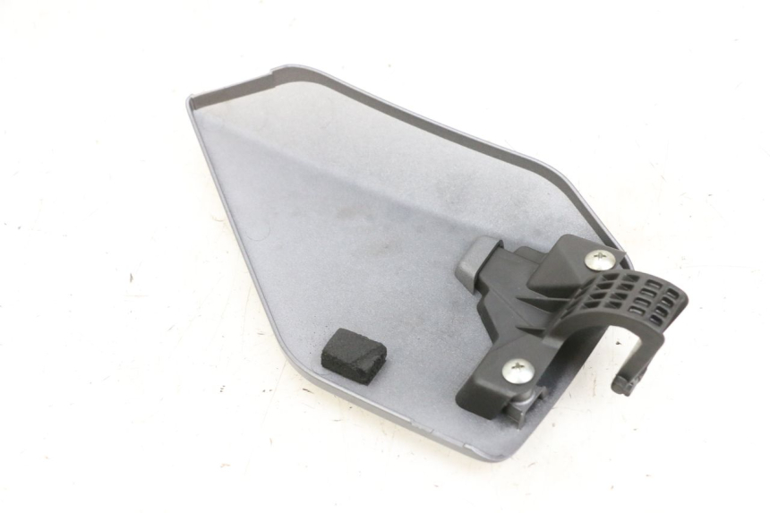 photo de TAMPA DO TANQUE DE COMBUSTÍVEL SUZUKI BURGMAN 650 (2013 - 2020) - Detalhe da peça