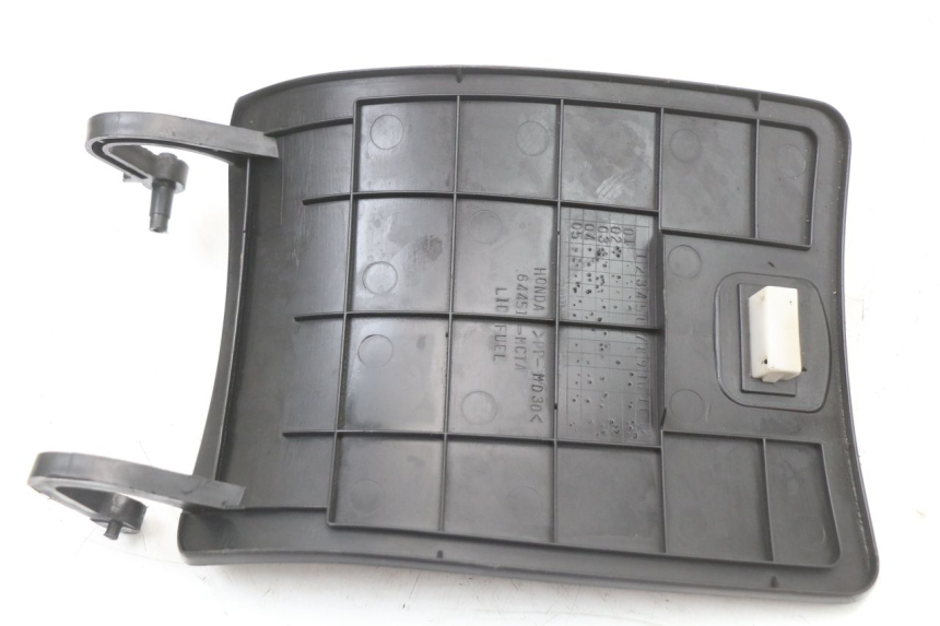 photo de TAMPA DO TANQUE DE COMBUSTÍVEL HONDA FJS SILVER WING SILVERWING 400 (2005 - 2008) - Outro ângulo de visão