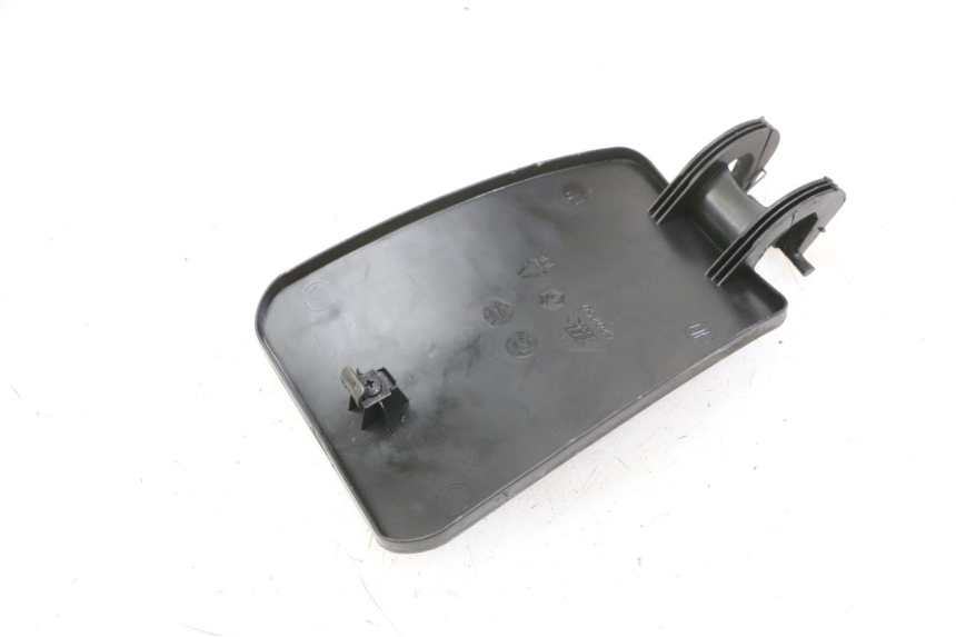 photo de TAMPA DO TANQUE PIAGGIO MP3 LT 400 (2007 - 2012) - Detalhe da peça