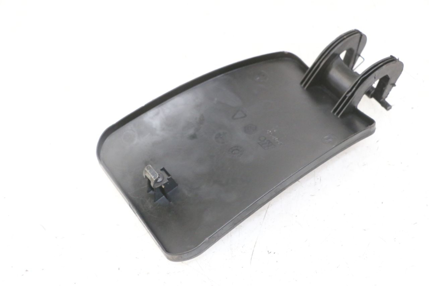 photo de TAMPA DO TANQUE PIAGGIO MP3 LT 400 (2007 - 2012) - Detalhe da peça