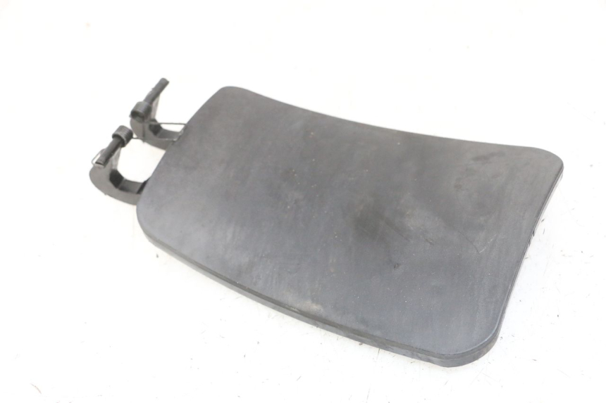 photo de TAMPA DO TANQUE PIAGGIO MP3 LT 400 (2007 - 2012) - Zoom do estado de desgaste