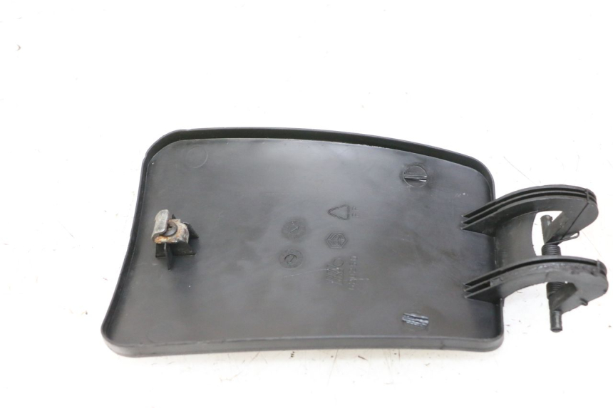 photo de TAMPA DO TANQUE DE COMBUSTÍVEL PIAGGIO MP3 LT 300 (2010 - 2016) - Zoom do estado de desgaste