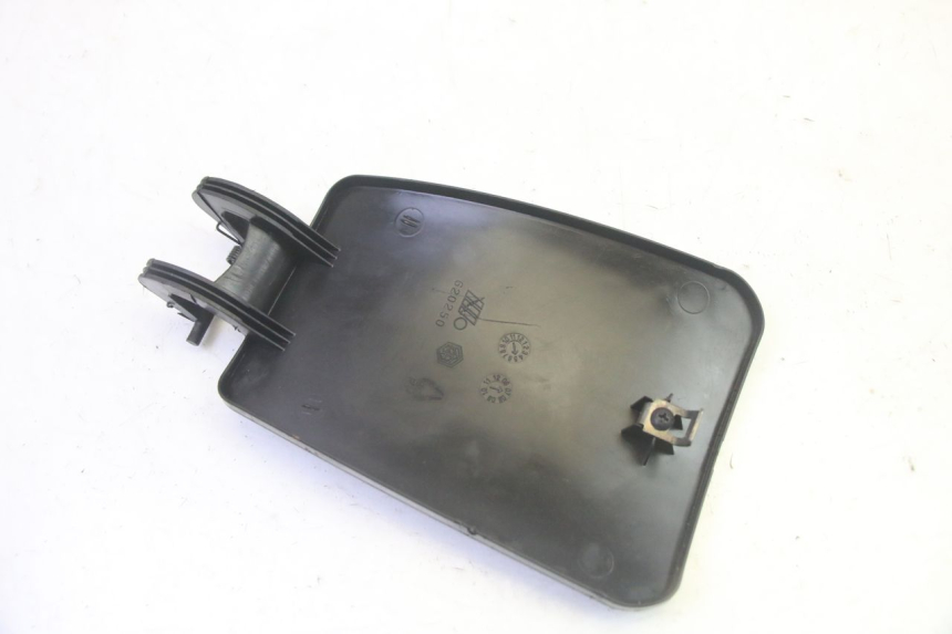 photo de TAMPA DO TANQUE PIAGGIO MP3 LT 400 (2007 - 2012) - Outro ângulo de visão