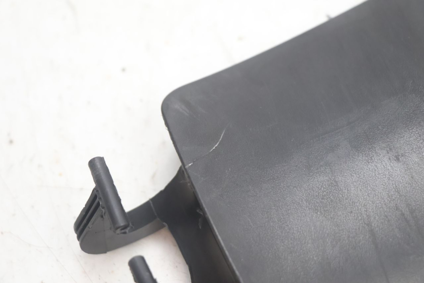 photo de TAMPA DO TANQUE PIAGGIO MP3 125 (2006 - 2014) - Detalhe da peça