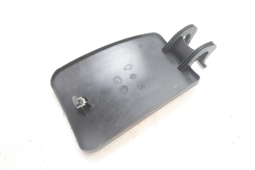 photo de TAMPA DO TANQUE PIAGGIO MP3 125 (2006 - 2014) - Ampliação técnica