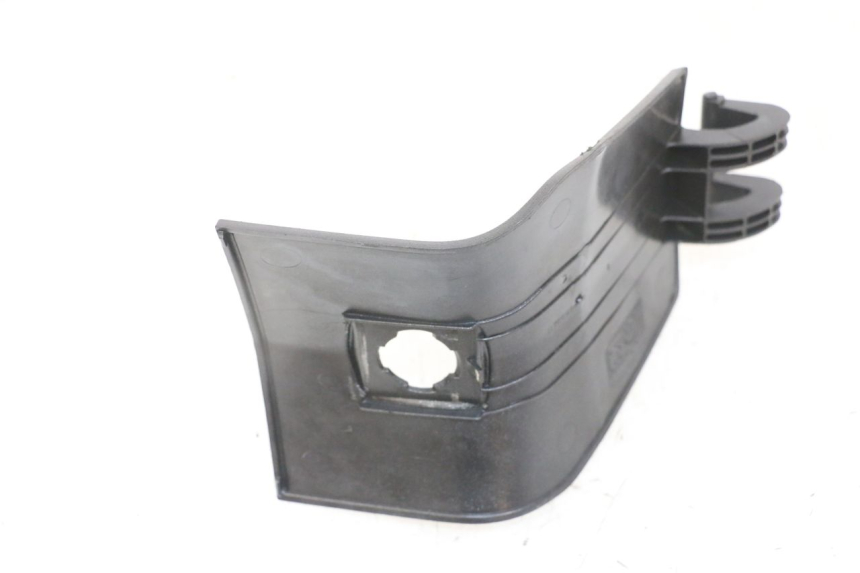photo de TAMPA DO TANQUE DE COMBUSTÍVEL PEUGEOT SATELIS 125 (2013 - 2018) - Detalhe da peça