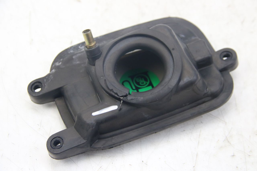 photo de TAMPA DO TANQUE MBK SKYLINER 125 (1998 - 2001) - Zoom do estado de desgaste