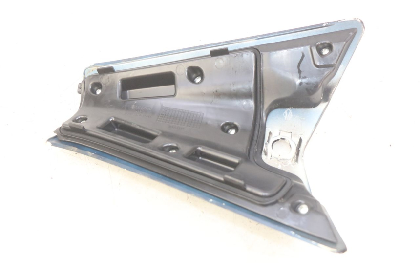 photo de TAMPA DO TANQUE DE COMBUSTÍVEL HONDA VISION NSC R 50 (2013 - 2015) - Pontos de fixação