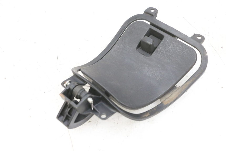 photo de TAMPA DO TANQUE DE COMBUSTÍVEL YAMAHA XMAX X-MAX 125 (2006 - 2009) - Vista principal