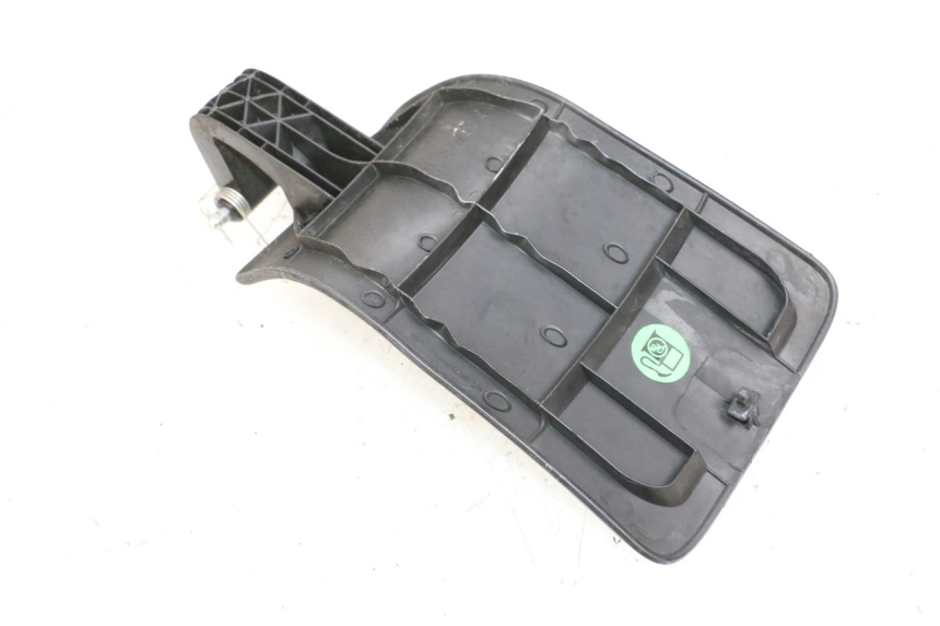 photo de TAMPA DO TANQUE YAMAHA X-MAX XMAX 125 (2010 - 2013) - Outro ângulo de visão