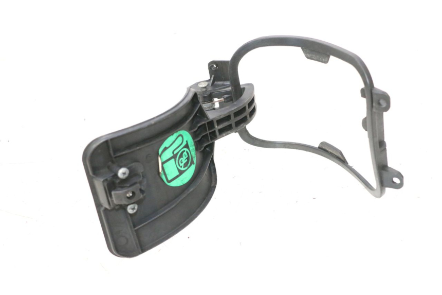 photo de TAMPA DO TANQUE DE COMBUSTÍVEL YAMAHA XMAX X-MAX 125 (2006 - 2009) - Detalhe da peça