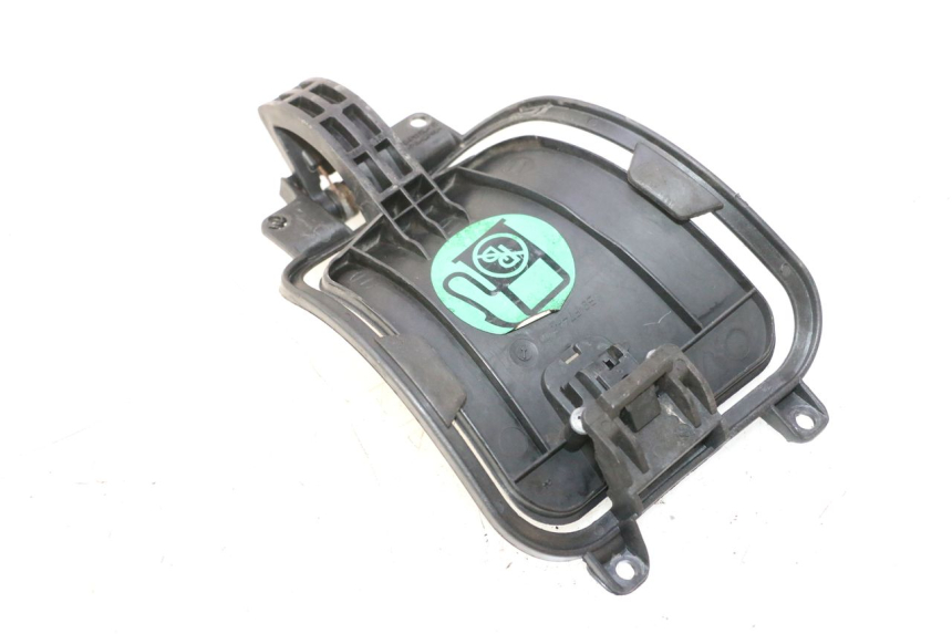photo de TAMPA DO TANQUE DE COMBUSTÍVEL YAMAHA XMAX X-MAX 125 (2006 - 2009) - Zoom do estado de desgaste