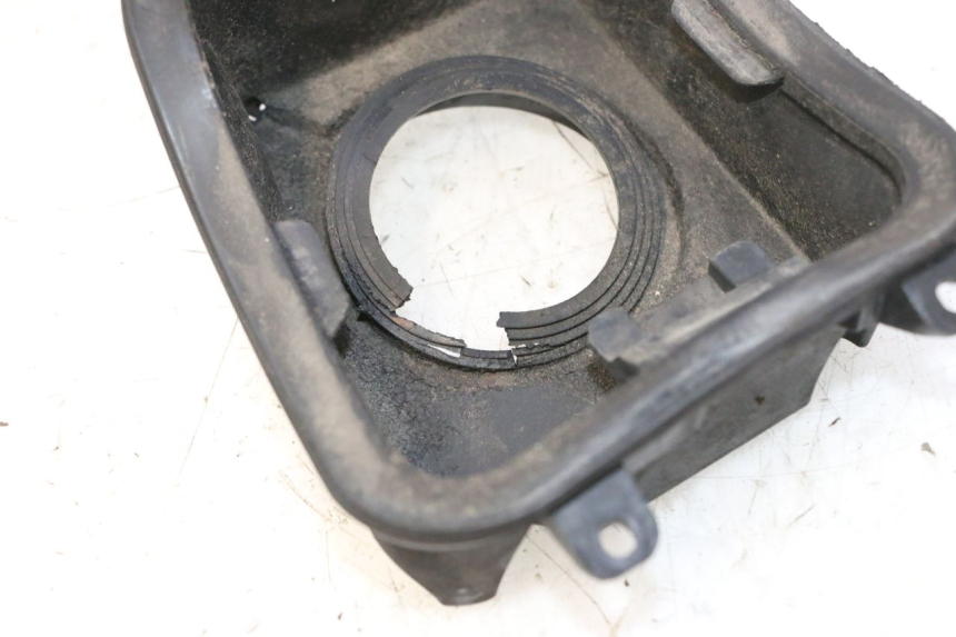 photo de TAMPA DO TANQUE DE COMBUSTÍVEL YAMAHA XMAX X-MAX 125 (2006 - 2009) - Zoom do estado de desgaste