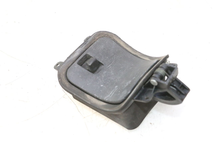 photo de TAMPA DO TANQUE DE COMBUSTÍVEL YAMAHA XMAX X-MAX 125 (2006 - 2009) - Vista geral