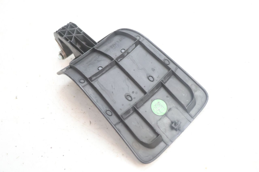 photo de TAMPA DO TANQUE YAMAHA X-MAX XMAX 125 (2010 - 2013) - Outro ângulo de visão