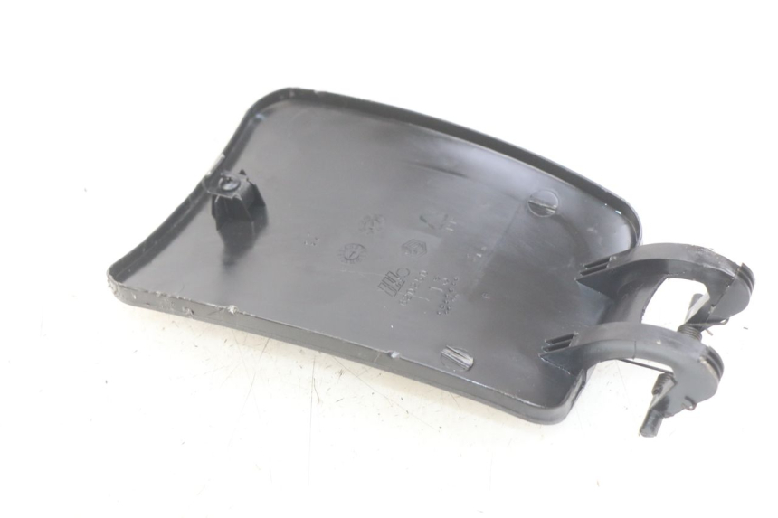 photo de TAMPA DO TANQUE PIAGGIO XEVO - X EVO 125 (2007 - 2017) - Zoom do estado de desgaste
