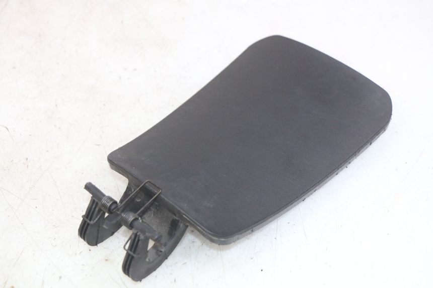 photo de TAMPA DO TANQUE PIAGGIO XEVO - X EVO 125 (2007 - 2017) - Zoom do estado de desgaste
