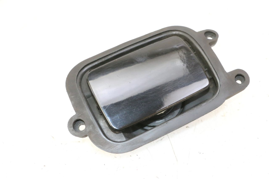 photo de TAMPA DO TANQUE DE COMBUSTÍVEL YAMAHA YP MAJESTY 125 (2007 - 2010) - Vista principal