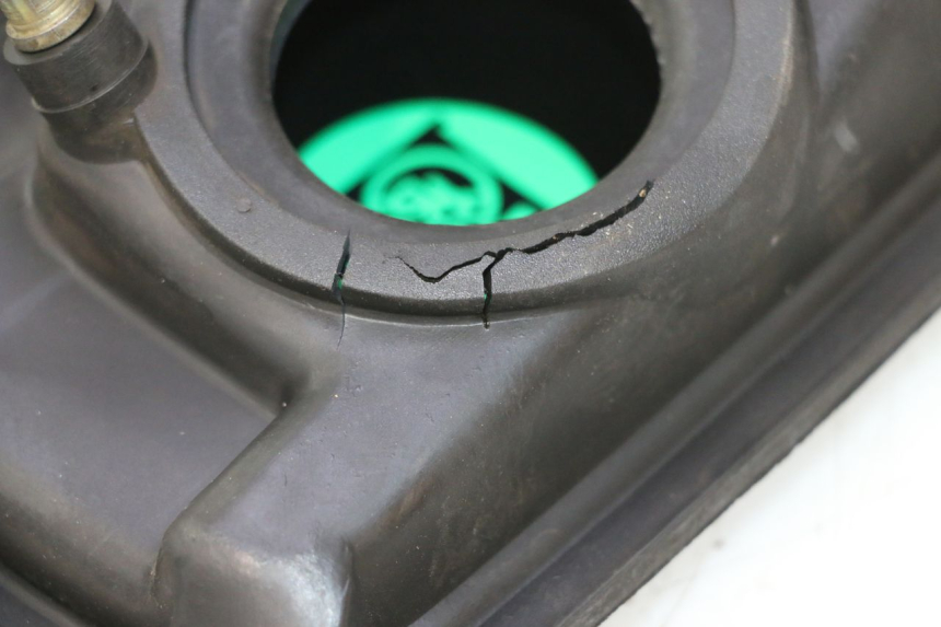 photo de TAMPA DO TANQUE DE COMBUSTÍVEL YAMAHA YP MAJESTY 125 (2007 - 2010) - Pontos de fixação
