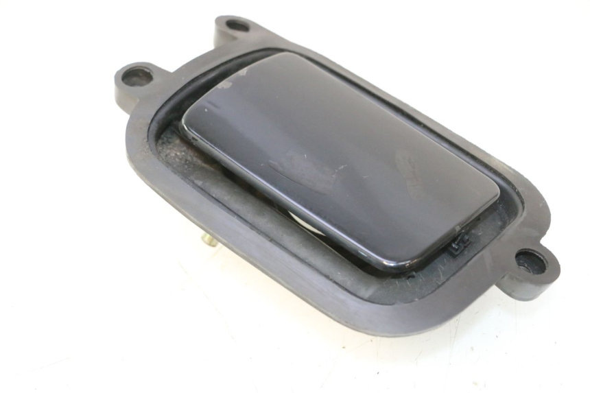 photo de TAMPA DO TANQUE DE COMBUSTÍVEL YAMAHA YP MAJESTY 125 (2007 - 2010) - Estado da superfície