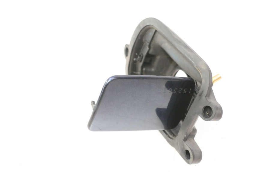 photo de TAMPA DO TANQUE DE COMBUSTÍVEL YAMAHA YP MAJESTY 125 (1998 - 2001) - Estado da superfície