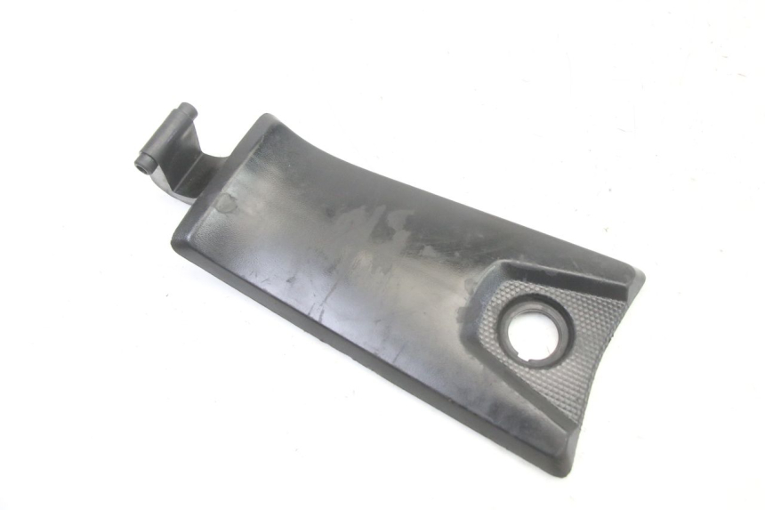 photo de TAMPA DO TANQUE DE COMBUSTÍVEL YAMAHA YP X-MAX XMAX 400 (2014 - 2017) - Zoom do estado de desgaste