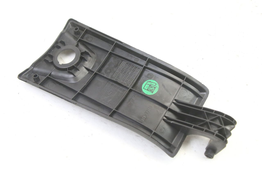 photo de TAMPA DO TANQUE DE COMBUSTÍVEL YAMAHA YP X-MAX XMAX 400 (2014 - 2017) - Outro ângulo de visão