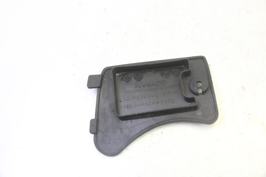 photo de TAMPA DE INSPEÇÃO DIANTEIRA KYMCO GRAND DINK 125 (2008 - 2014) - Zoom do estado de desgaste