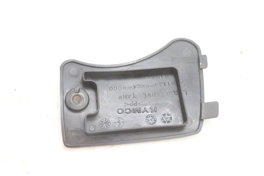 photo de TAMPA DE INSPEÇÃO DIANTEIRA KYMCO GRAND DINK 125 (2008 - 2014) - Outro ângulo de visão