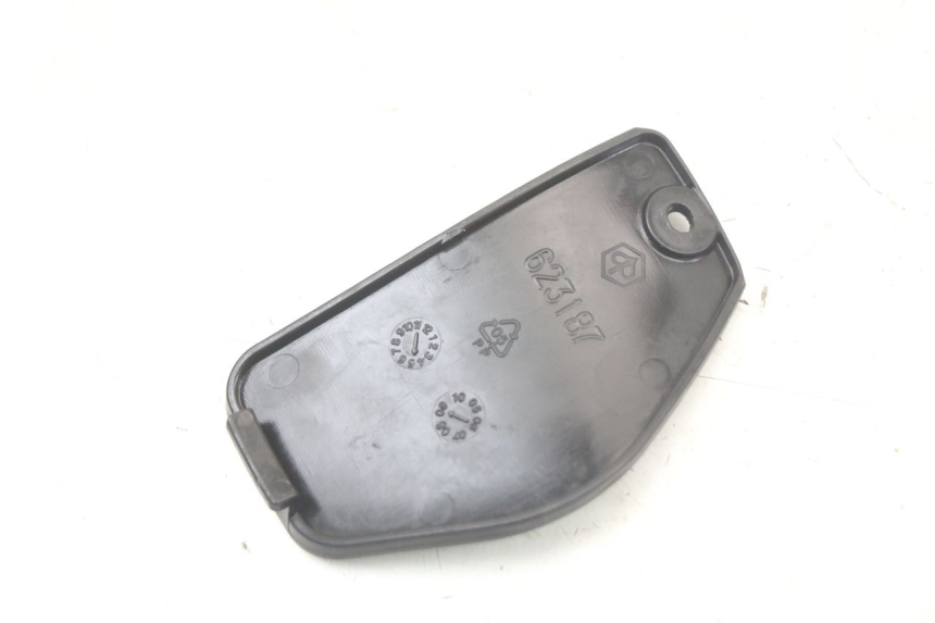 photo de TAMPA DE INSPEÇÃO DIANTEIRA PIAGGIO MP3 LT 400 (2007 - 2012) - Zoom do estado de desgaste