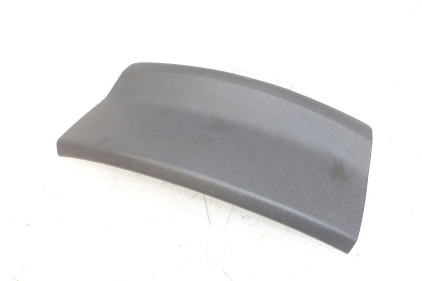 photo de TAMPA DE INSPEÇÃO DIANTEIRA PIAGGIO MP3 500 (2016 - 2018) - Ampliação técnica
