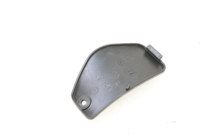 photo de TAMPA DE INSPEÇÃO DIANTEIRA PIAGGIO MP3 125 (2006 - 2014) - Zoom do estado de desgaste