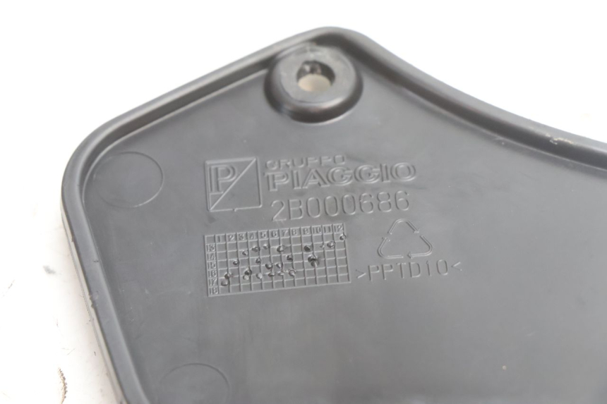 photo de TAMPA DE INSPEÇÃO DIANTEIRA PIAGGIO MP3 500 (2016 - 2018) - Ampliação técnica