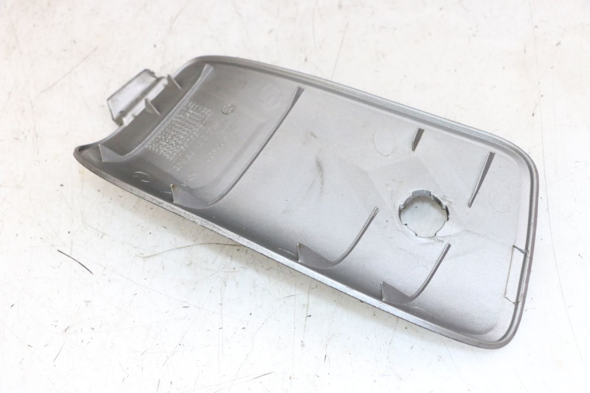 photo de TAMPA DE INSPEÇÃO DIANTEIRA PEUGEOT ELYSTAR 50 (2002 - 2014) - Zoom do estado de desgaste