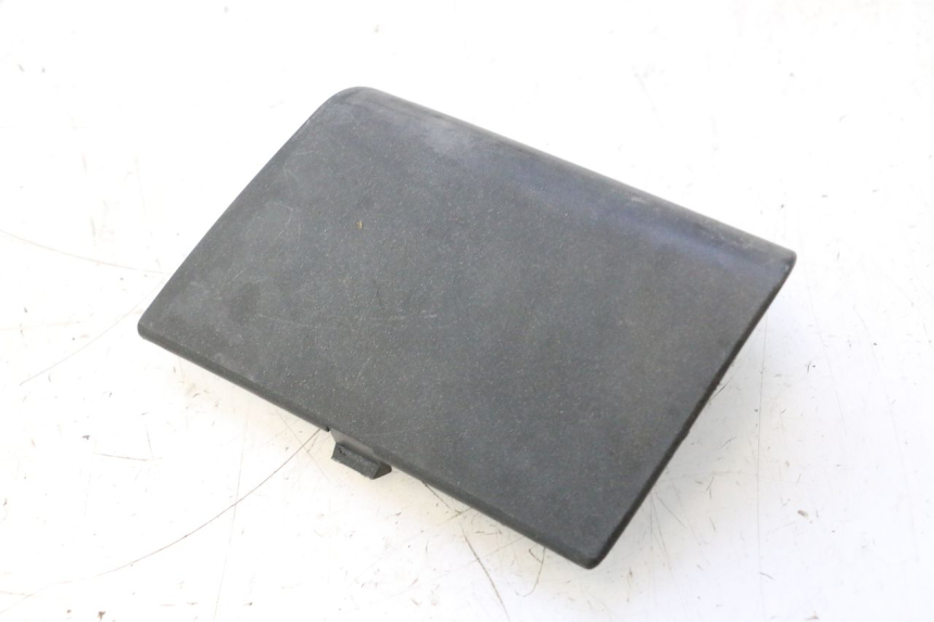 photo de TAMPA DE INSPEÇÃO DIANTEIRA PEUGEOT SATELIS 125 (2006 - 2009) - Detalhe da peça