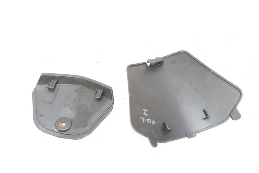 photo de TAMPA DE INSPEÇÃO DIANTEIRA APRILIA SXR 50 (2021 - 2023) - Detalhe da peça