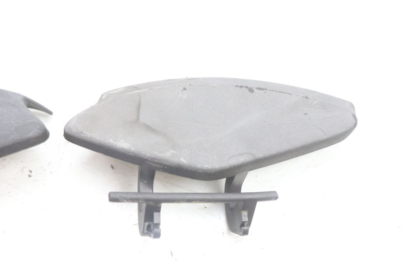 photo de TAMPA DE INSPEÇÃO DIANTEIRA PIAGGIO X9 AMALFI 180 (2000 - 2003) - Zoom do estado de desgaste