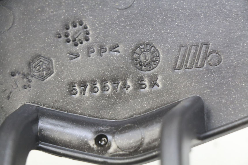 photo de TAMPA DE INSPEÇÃO DIANTEIRA PIAGGIO X9 EVOLUTION 500 (2003 - 2005) - Detalhe da peça