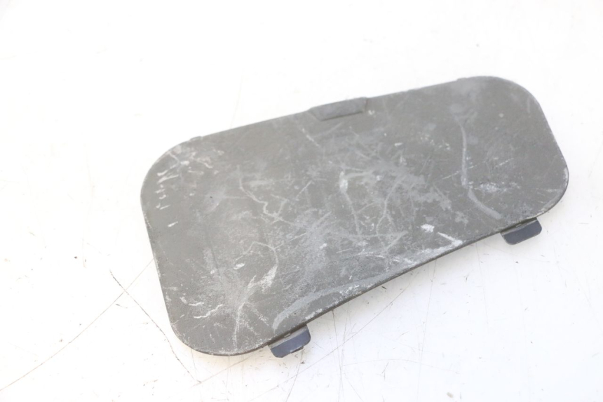 photo de TAMPA DE INSPEÇÃO SUZUKI BURGMAN 125 (2007 - 2014) - Zoom do estado de desgaste