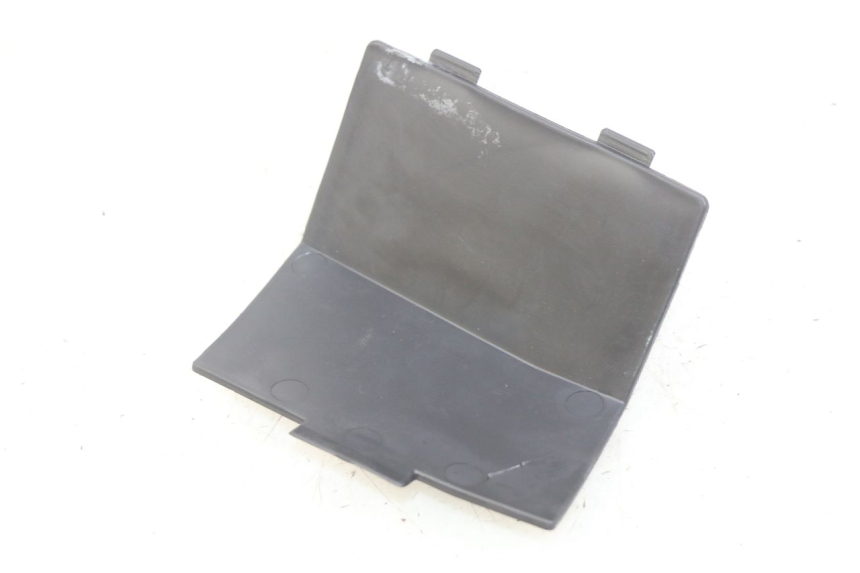 photo de TAMPA DE INSPEÇÃO DIREITA APRILIA ATLANTIC 125 (2003 - 2009) - Ampliação técnica