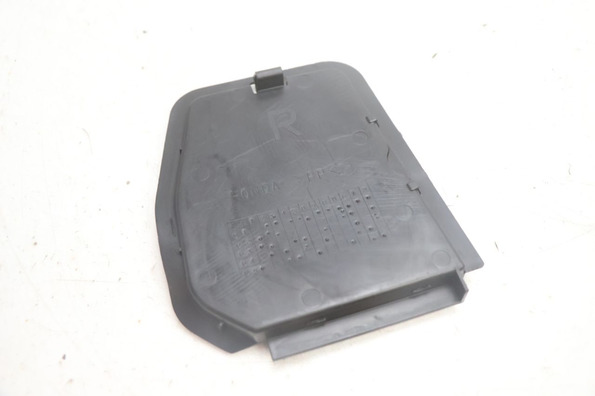 photo de TAMPA DE INSPEÇÃO DIREITA HONDA FJS SILVER WING SILVERWING 400 (2005 - 2008) - Outro ângulo de visão