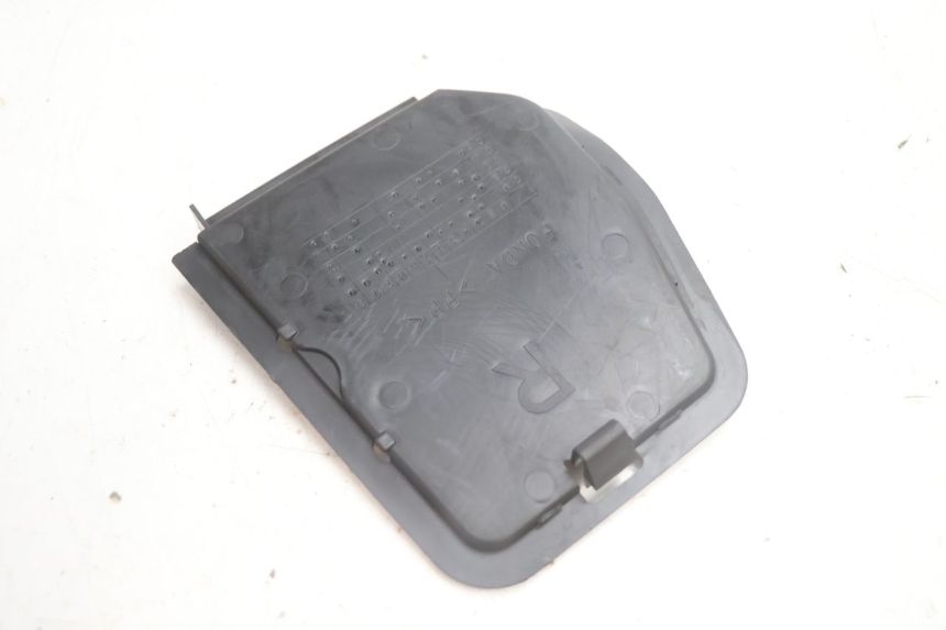 photo de TAMPA DE INSPEÇÃO DIREITA HONDA FJS SILVER WING SILVERWING 400 (2005 - 2008) - Ampliação técnica