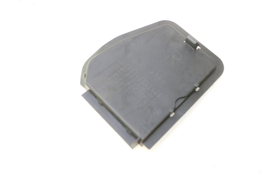 photo de TAMPA DE INSPEÇÃO DIREITA HONDA FJS SILVER WING SILVERWING 400 (2005 - 2008) - Detalhe da peça