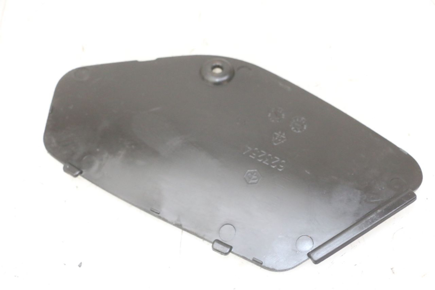 photo de TAMPA DE INSPEÇÃO DIREITA PIAGGIO MP3 LT 300 (2010 - 2016) - Detalhe da peça