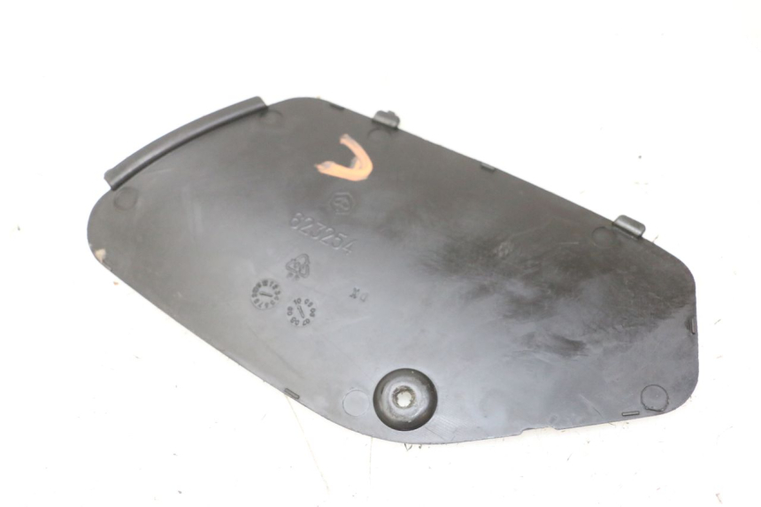 photo de TAMPA DE INSPEÇÃO DIREITA PIAGGIO MP3 LT 300 (2010 - 2016) - Zoom do estado de desgaste