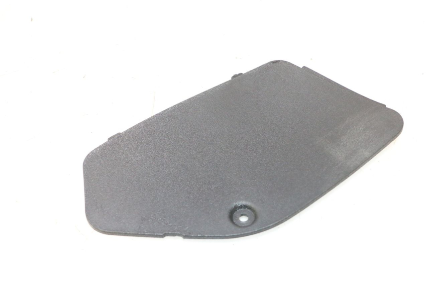 photo de TAMPA DE INSPEÇÃO DIREITA PIAGGIO MP3 LT 400 (2007 - 2012) - Zoom do estado de desgaste