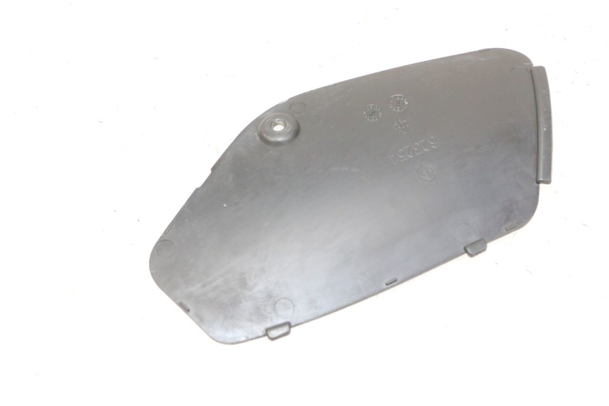 photo de TAMPA DE INSPEÇÃO DIREITA PIAGGIO MP3 RL 250 (2006 - 2010) - Detalhe da peça